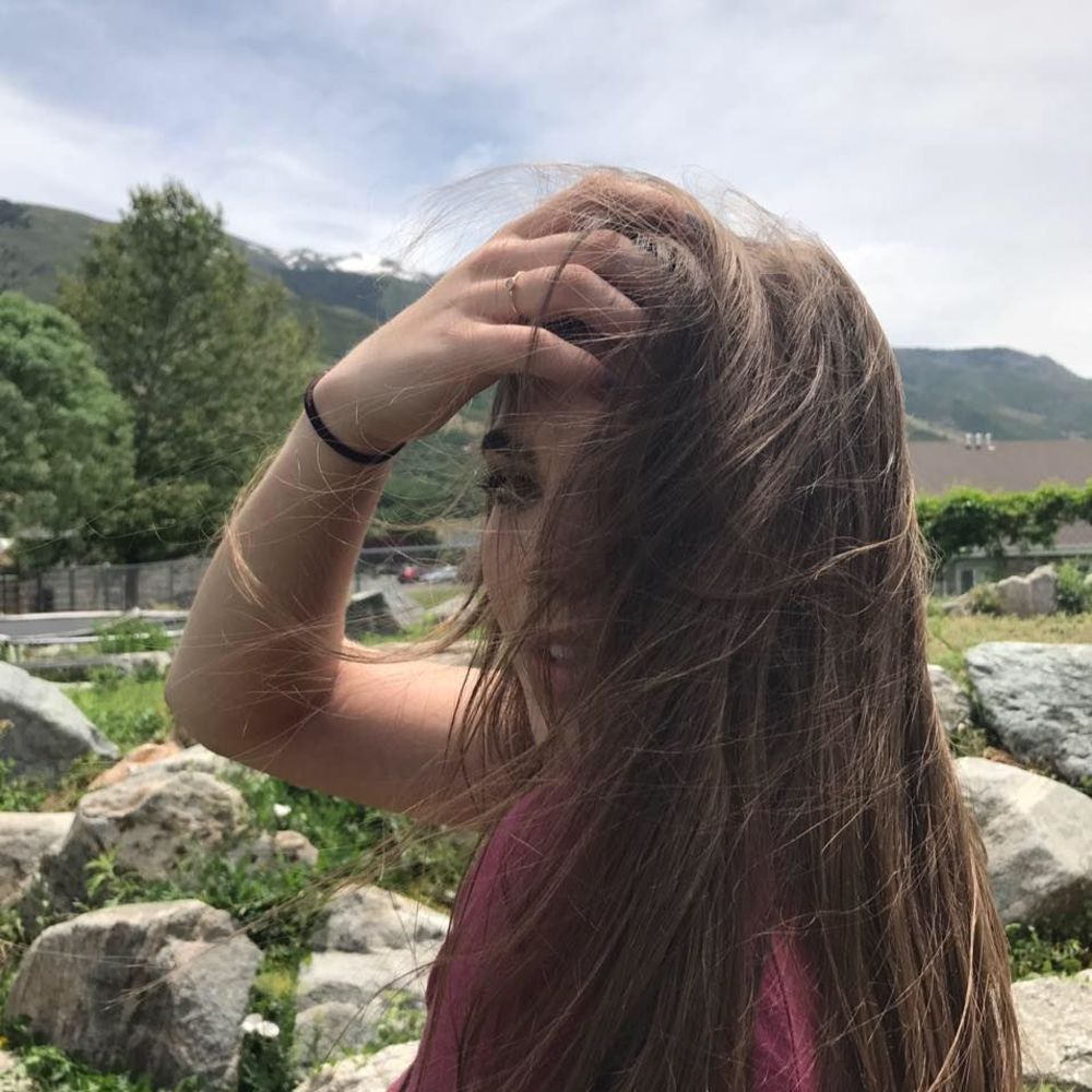 Meet your Posher, Olivia